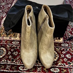 Qupid Women’s platform bootie, sz 6.5